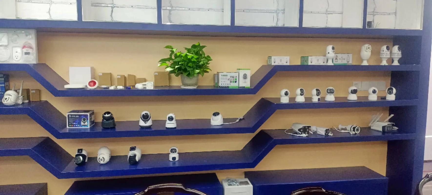 源头工厂直击 安防监控摄像机与智能锁如何赋能安防工程